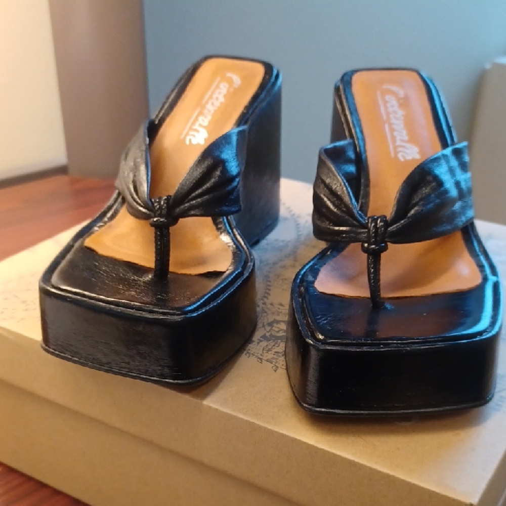 L'intervalle  Black Platform Sandals  37